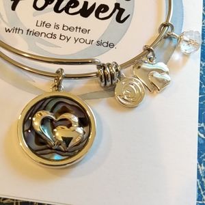 Love this Life Bangle Bracelet 'Friends Forever'